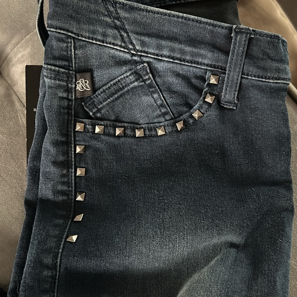 Rock & Republic Skinny Berlin Jeans in dark wash with studding detail Sz 8M NWT - Picture 4 of 12